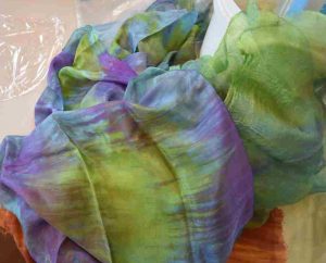 Fibre reactive dyeing cotton and silk with Sara Quail